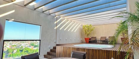 Bain à remous extérieur