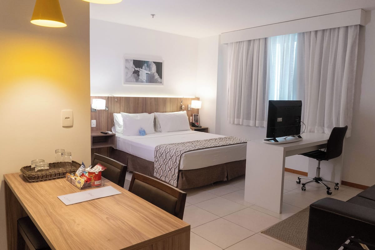 Minibar, in-room safe, desk, laptop workspace