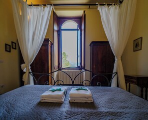 Luxury Apartment, 5 Bedrooms | 5 bedrooms, free WiFi, bed sheets