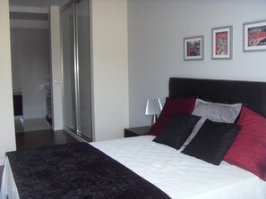 3 bedrooms, iron/ironing board, WiFi, bed sheets - New House With Swimming Pool - Zona Turistica (Funchal) (Funchal)
