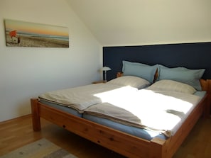 2 bedrooms, WiFi, bed sheets