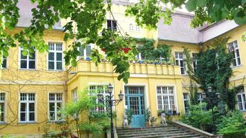 Esterni