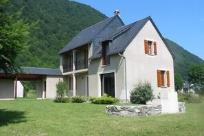 Exterior - Campan, Hautes Pyrénées cottage -Comfortable house near the Col du Tourmalet. (Campan)