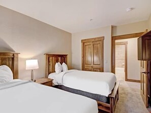 2 bedrooms, in-room safe, iron/ironing board, free WiFi - The Perfect 2 Bedroom Condo (Breckenridge)