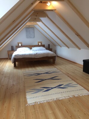 2 chambres, fer et planche Ă repasser, Wi-Fi gratuit, draps fournis