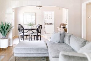 TV, fireplace, stereo