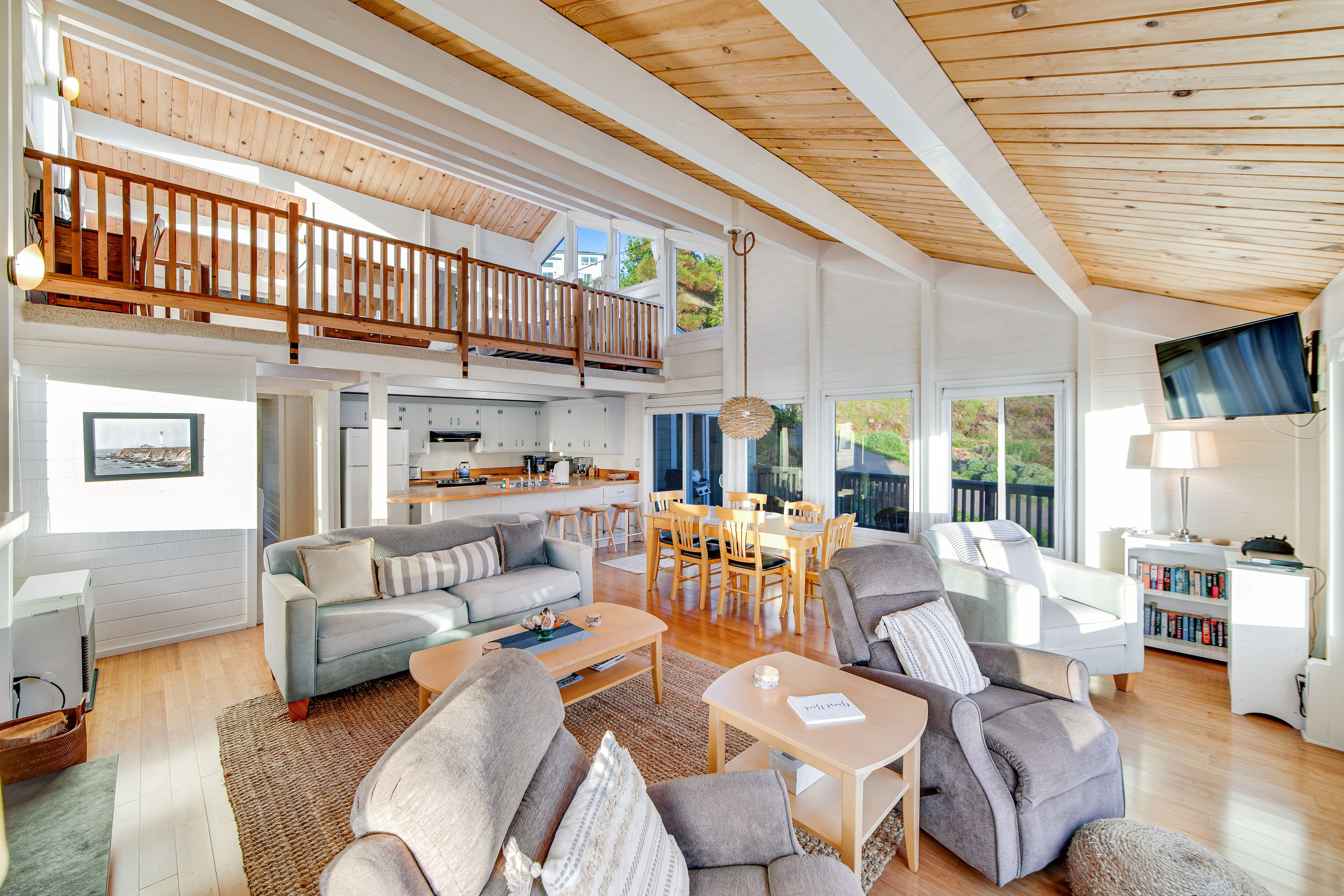 Oceanfront home close to town w/ stunning views, WiFi, & fireplace - 1 dog OK