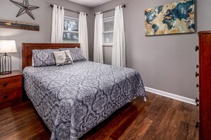 2 makuuhuonetta, silitysrauta/-lauta, Wi-Fi, vuodevaatteet