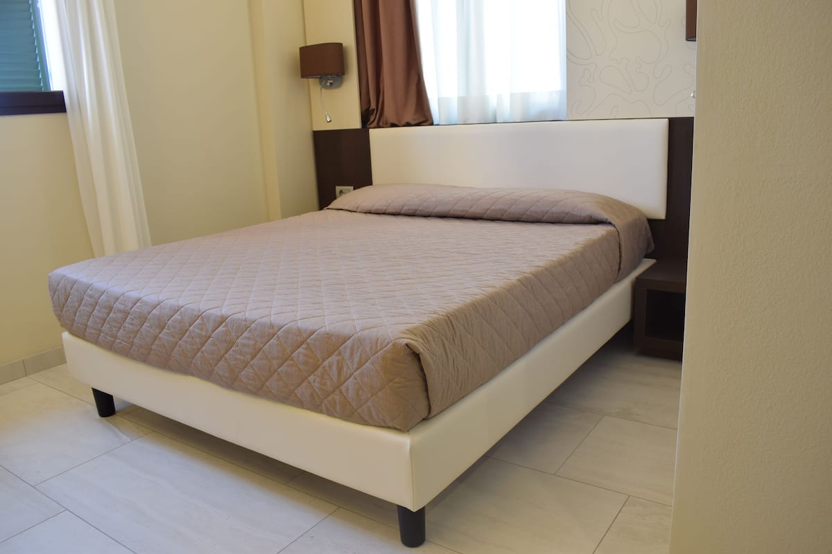Departamento (108) | Escritorio, cunas, wifi gratis y ropa de cama