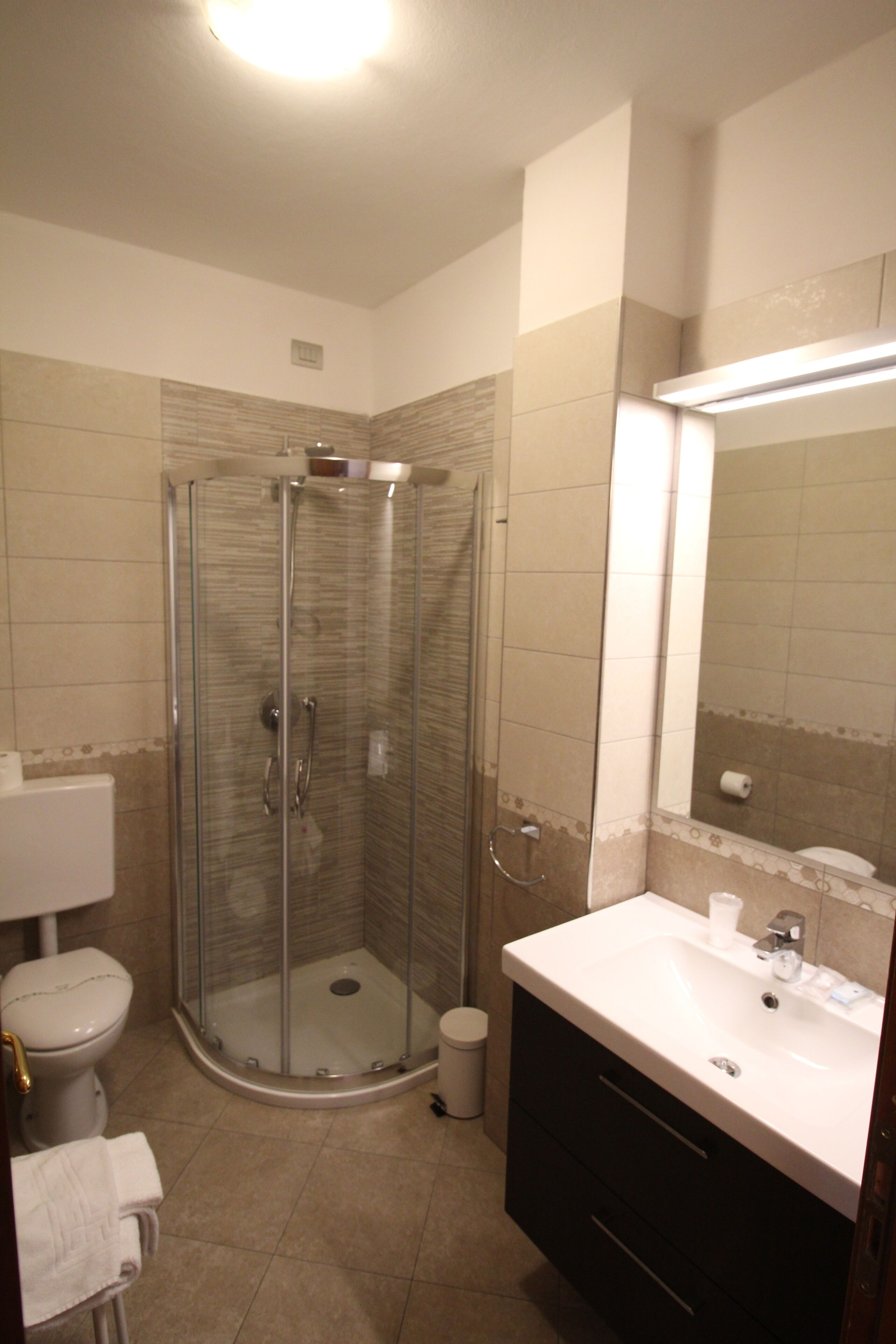 Shower kamar mandi