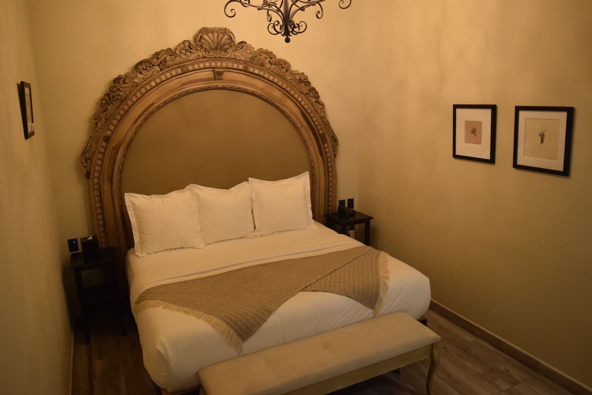 Deluxe Handicap King Size | Bar mini, peti besi dalam bilik, kalis bunyi, Wi-fi percuma