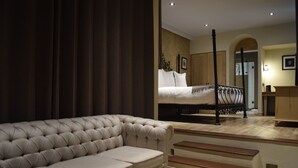 Master Suite | มินิบาร์, ตู้นิรภัยในห้องพัก, ห้องเก็บเสียง, Wi-Fi ฟรี