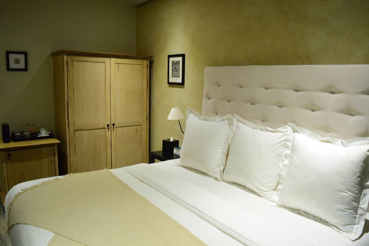 Petit Suite King Size | Minibar, in-room safe, soundproofing, free WiFi