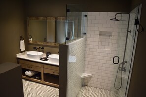 Master Suite | Handfat