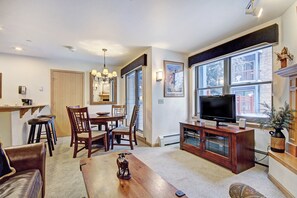 TV, fireplace, DVD player, offices