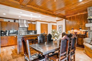 Dining - Ski-in/Ski-out Condo with a Balcony (Avon)