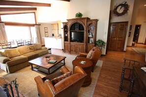 TV, fireplace, offices