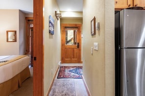 1 bedroom, iron/ironing board, free WiFi, wheelchair access - Cozy Mountain Getaway for 4 with Amazing Amenities (Dillon)