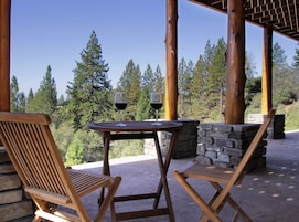 Premier Single Room, 1 King Bed, Non Smoking, Valley View | Terrace/patio