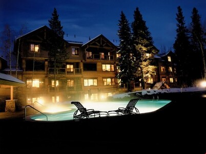 Lovely 2 Bedroom Condo