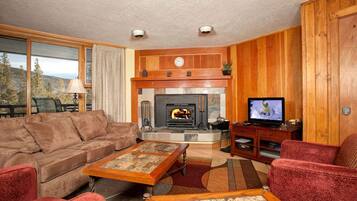 TV, fireplace, offices