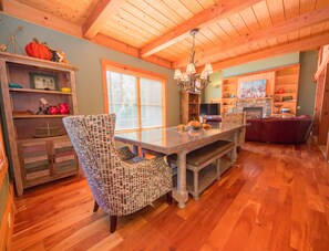 Dining -  Sleeps 18! Minutes to Main St & Lakes,HotTub PoolTable FirePit,Air Conditioning (Lake Placid)