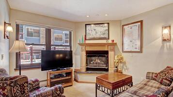 TV, fireplace, DVD player, offices