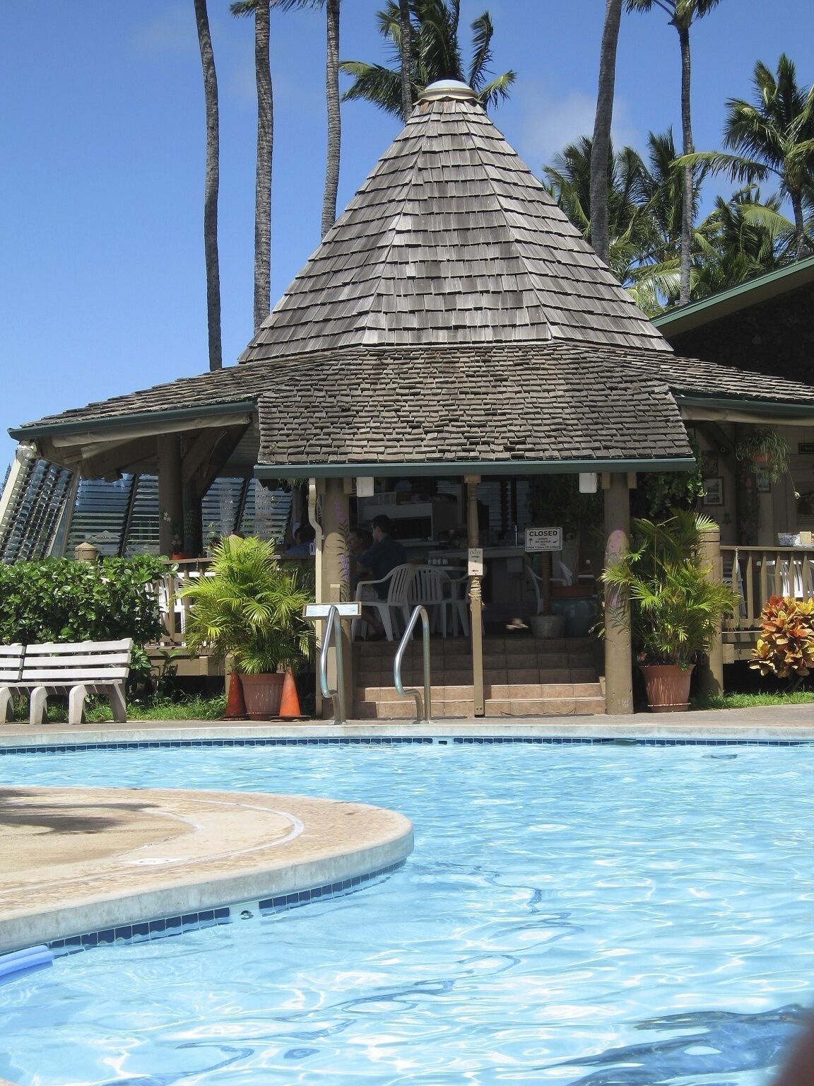 Alberca al aire libre y alberca climatizada