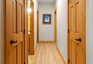 Interior - 2 Bedroom Condo | Rustic Charm and Great Amenities (Dillon)