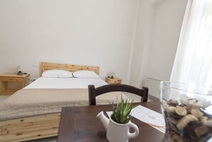 Double Room, 1 Queen Bed (uno)