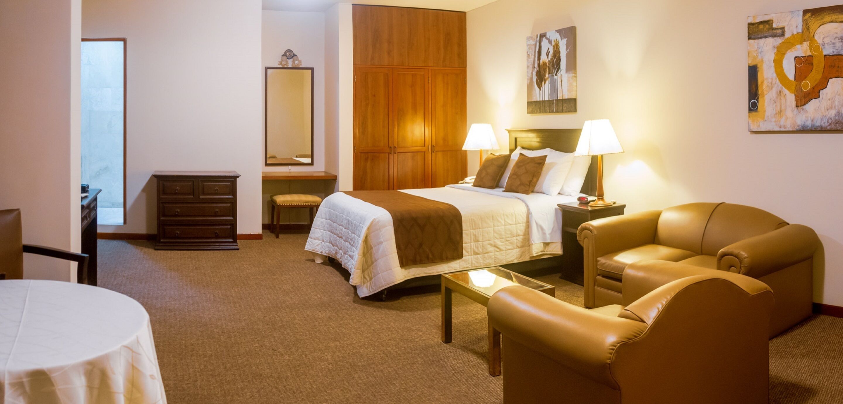 studio suite | 1 bedroom, minibar, in-room safe, desk