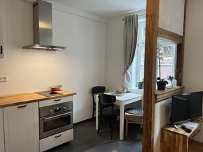 Apartamento luxo, banheiro privativo, vista para o jardim (W7-EG) | Cozinha privada