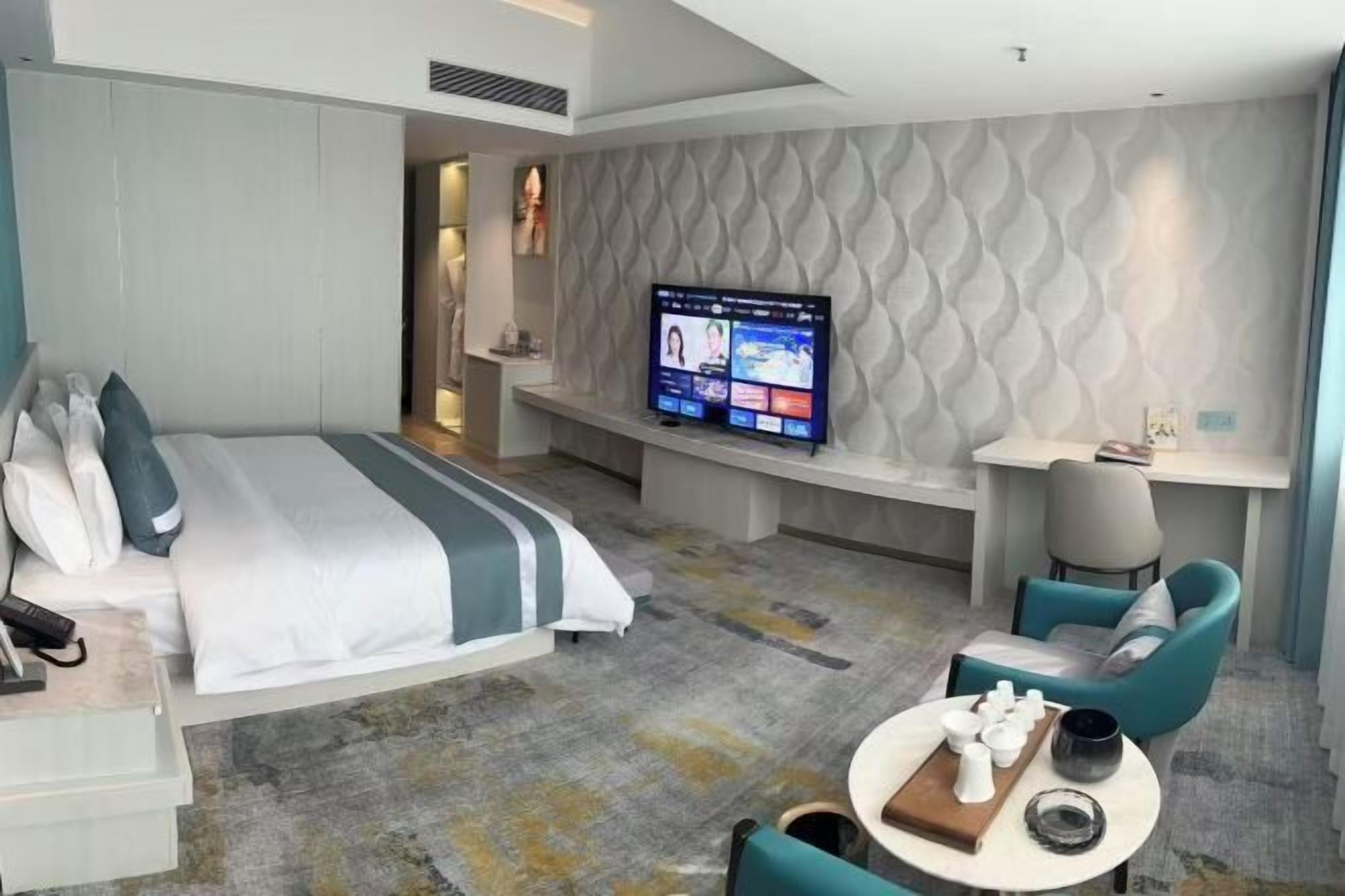 Desk, blackout drapes, free WiFi