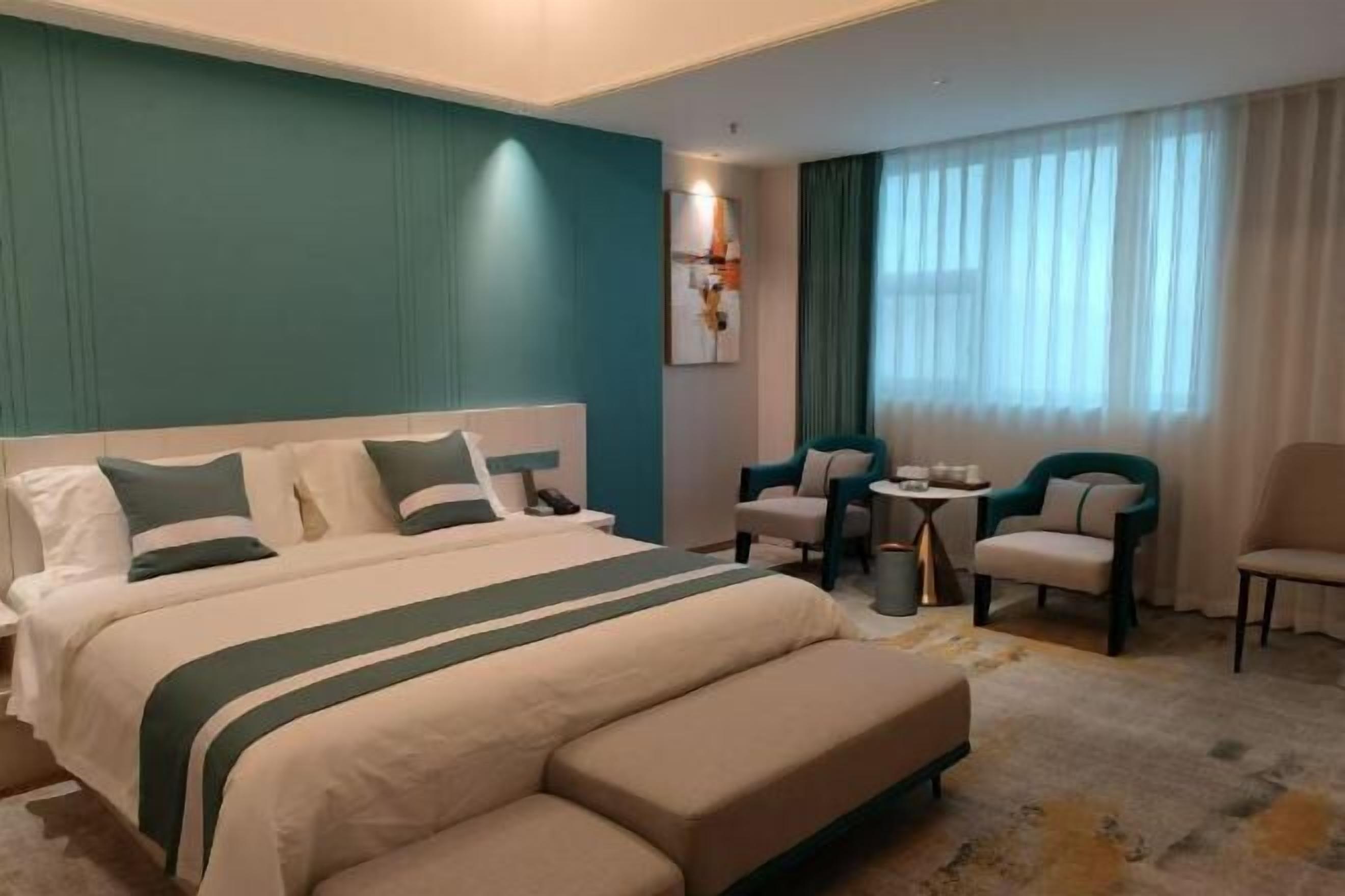 Desk, blackout drapes, free WiFi