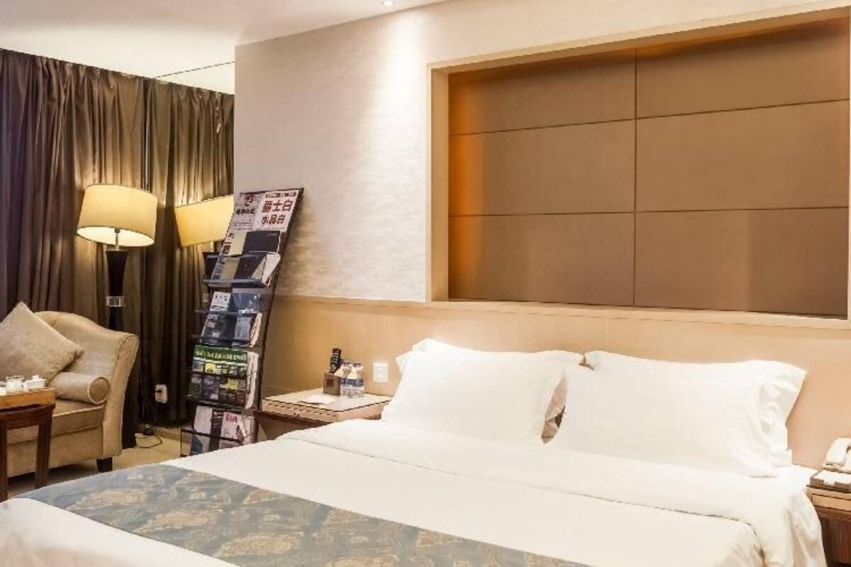 Standard Double Room | 1 bedroom, desk, blackout curtains, free WiFi
