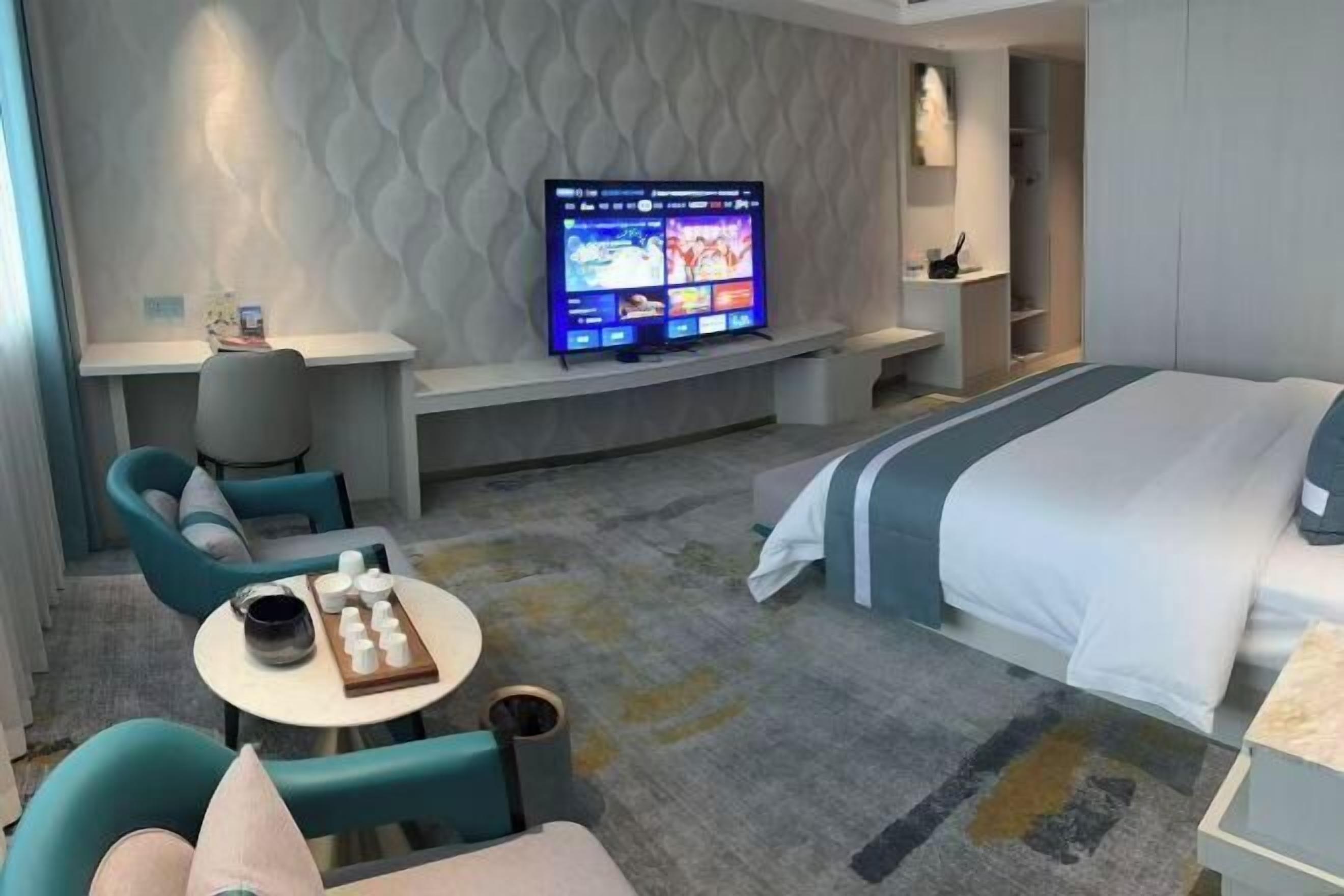 Desk, blackout drapes, free WiFi