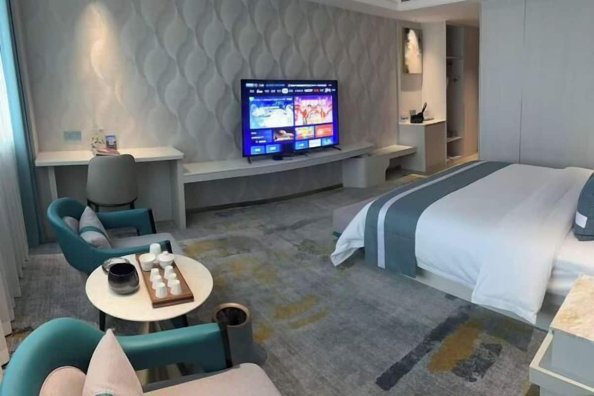 Desk, blackout drapes, free WiFi