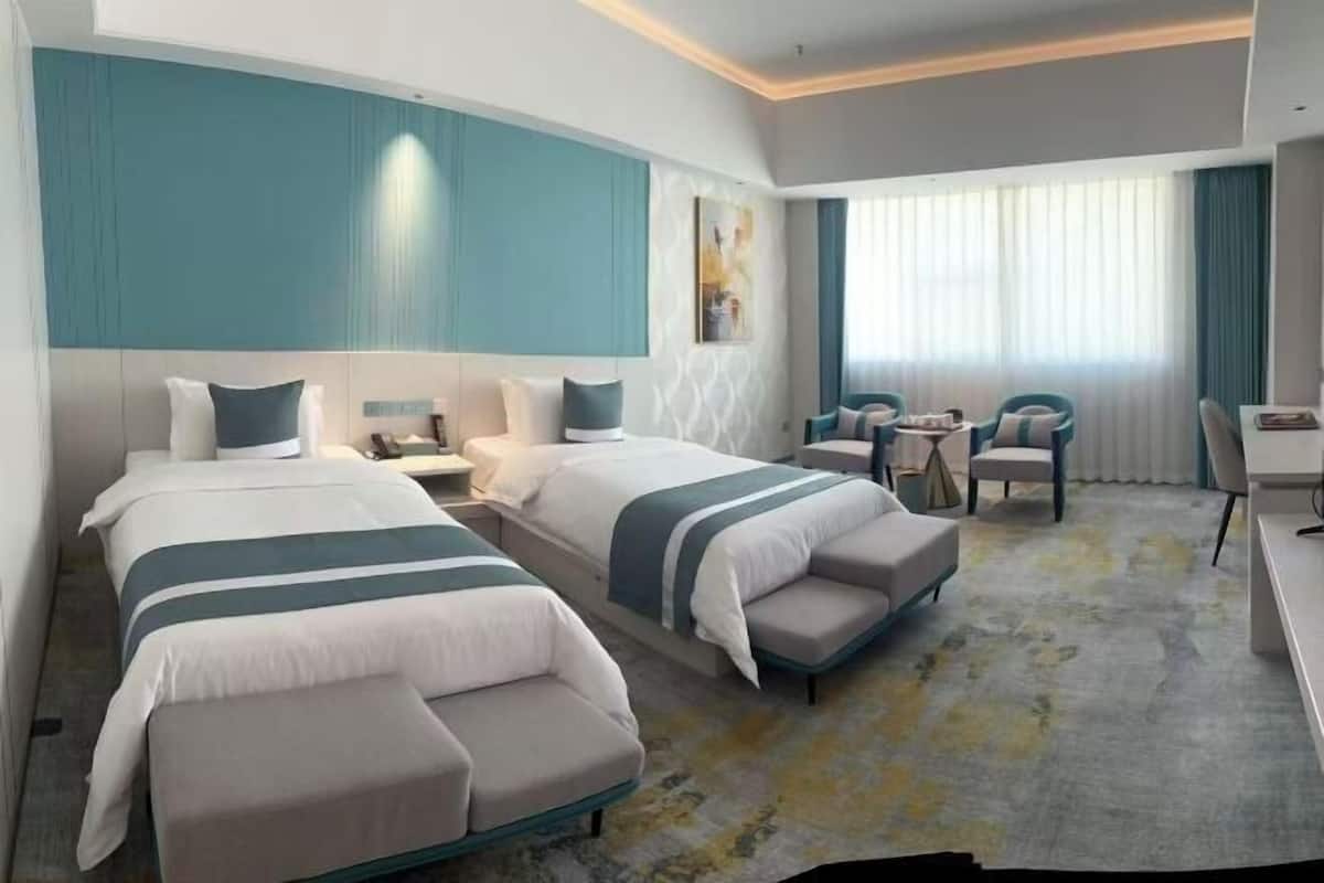 Desk, blackout drapes, free WiFi