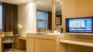スタンダード ダブルルーム | デスク、遮光カーテン、WiFi (無料)