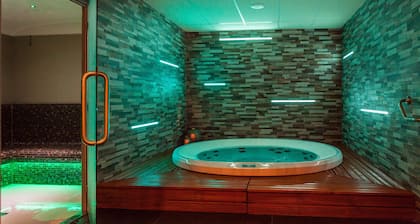 Kyriad Prestige Amiens Poulainville Hotel and SPA