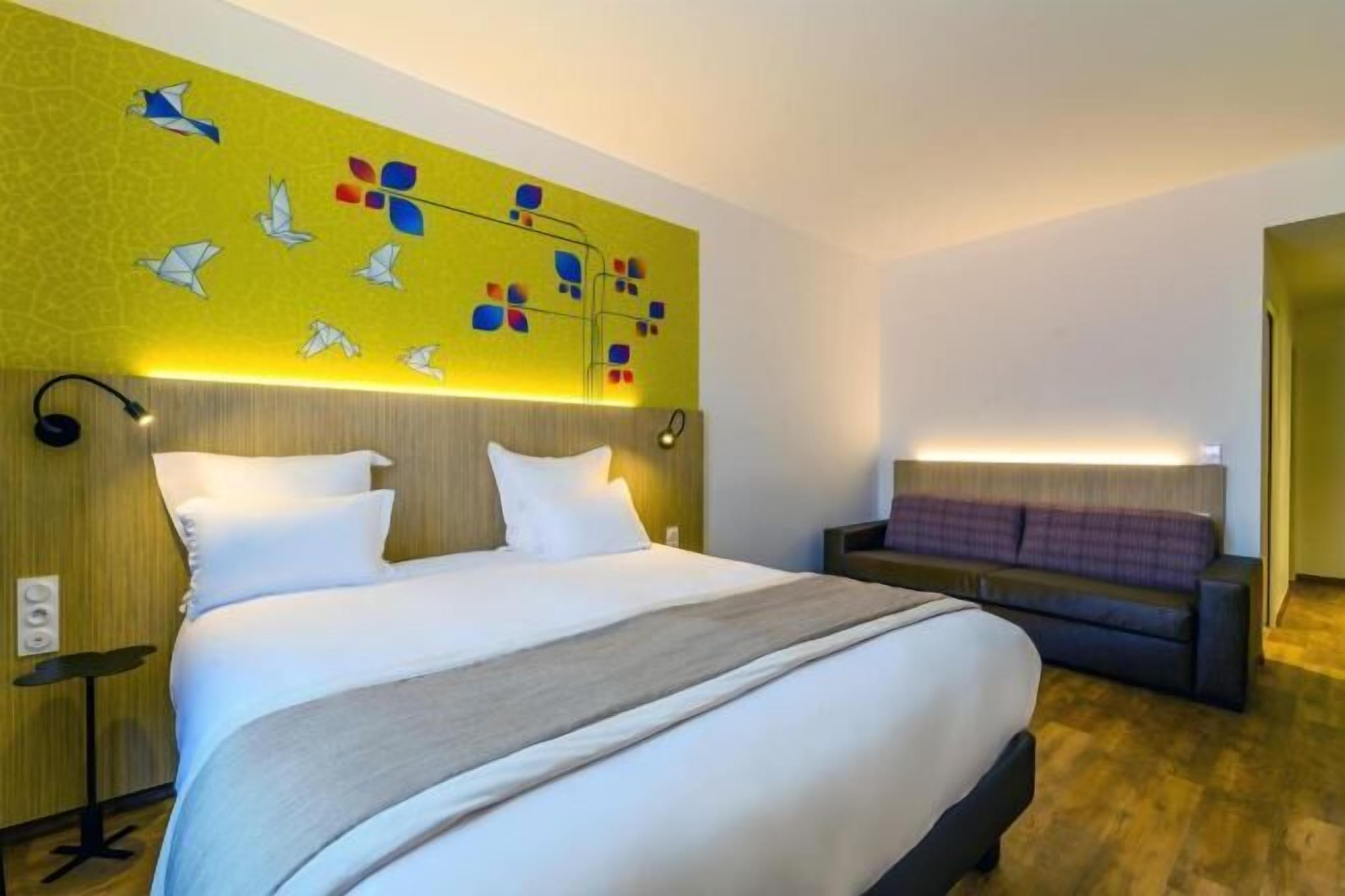 Egyptian cotton sheets, premium bedding, memory foam beds