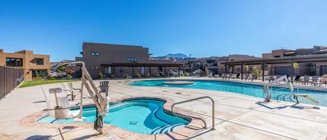 บ้านพัก, หลายเตียง, วิวภูเขา (Southern Utah Soiree) | สระว่ายน้ำ | สระว่ายน้ำกลางแจ้ง, สระน้ำอุ่น