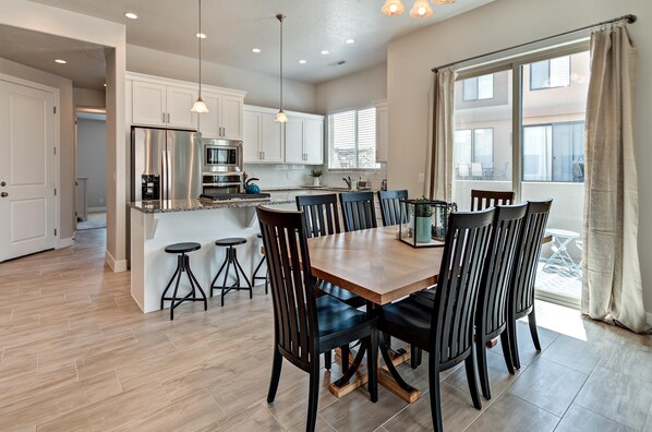 Townhome, Multiple Beds, Mountain View (The Perfect Escape) | Private kitchen | Fridge, microwave, oven, stovetop