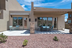 House, Multiple Beds, Mountain View (The Perfect Escape) | Outdoor dining - The Perfect Escape (St. George)
