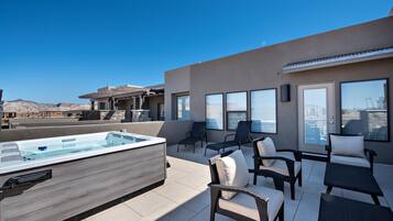 Hus, flere senger, fjellutsikt (I Could Live Here) | Basseng | Utendørsbasseng og et oppvarmet basseng