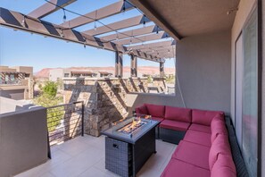 House, Multiple Beds, Mountain View (18 Holes and A Hot Tub) | Terrace/patio - 18 Holes and A Hot Tub (St. George)