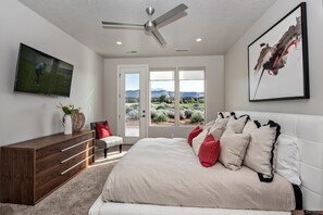 House, Multiple Beds, Mountain View (Villa On The 18th)