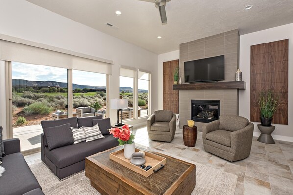 House, Multiple Beds, Mountain View (Villa On The 18th) | Living area