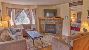 Apartment (2 Bedrooms) | Front of property