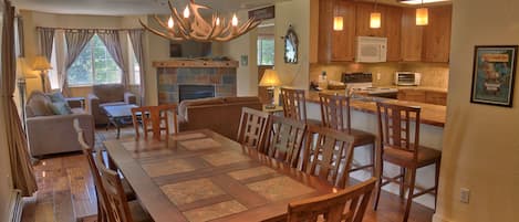 Family Apartment, 2 Bedrooms, Fireplace | Interior